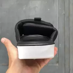 CHINELO ASUNA 3.0 PRETO/BRANCO na internet