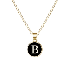 collar de iniciales en internet
