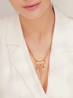 collar con dijes en internet