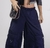 Calça pantalona evase azul escuro