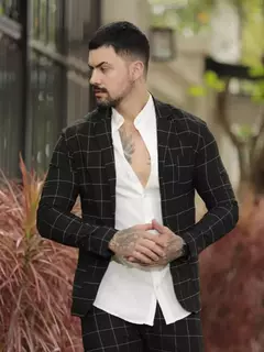 Terno Right Time Conjunto Blazer e Calça Branco e Preto