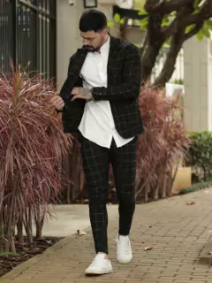 Terno Right Time Conjunto Blazer e Calça Branco e Preto na internet