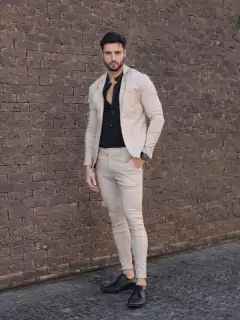 Terno Right Time Conjunto Blazer e Calça Bege na internet