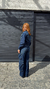 Calça wide leg relaxed cargo escura na internet