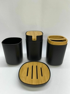 Set de baño plástico simil madera x4p blanco y negro