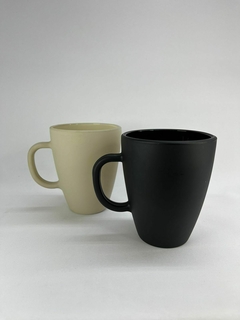 Taza de vidrio negra/crma