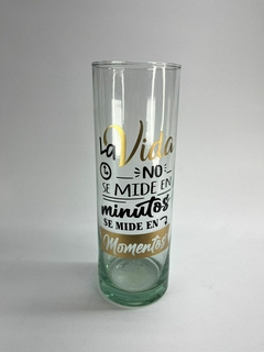 Vaso de vidrio largo