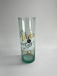 Vaso de vidrio largo