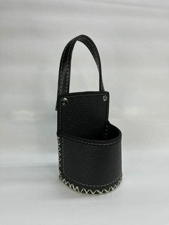 Porta mate cuerina negro