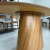 Mesa Oval ( LAMINA DE MADEIRA CINAMOMO) - Zoze Home Decor