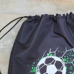 Sacola para lembranciha de aniversário infantil com tema de futebol