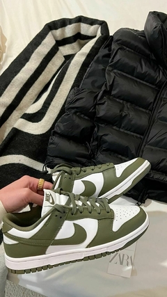 Nike Dunk Low Medium Olive en internet
