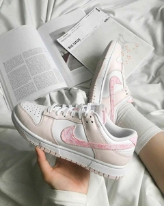 Nike Dunk Low Pink Paisley en internet