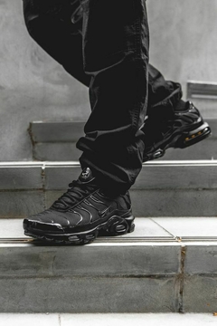 Nike Air Max Plus Triple Black en internet