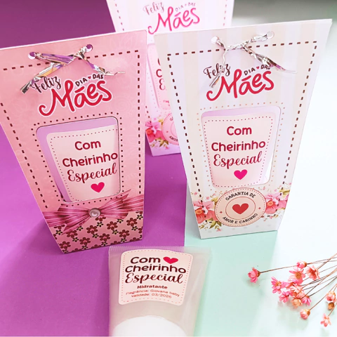 Kit com caixinha e Bisnaguinha- Dia das mães