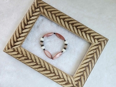 Pulseira Elegância em Madrepérola Rose e Cubos de Hematita na internet