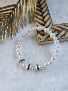 Clássico com Toque de Luz: Pulseira em Pérolas