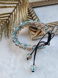 Elegância Trançada: Pulseira em Macramê com Contas Transparentes Azuis e Rosé na internet