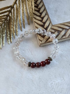 Transparência e Calidez: Pulseira cristal com resina