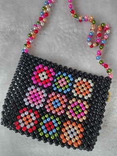 Imagem do Bolsa Florescendo: Miçangas Pretas e Alça Vibrante