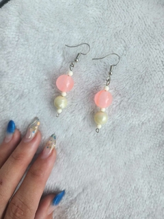 Brinco Primavera: Delicadeza em Rosa Bebê e Creme