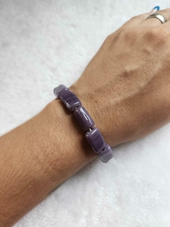 Pulseira Elegância em Pedra Natural Roxa na internet