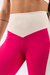 CALÇA LEGGING COM CÓS V E FAIXA LATERAL (ROSA COM DETALHES OFF-WHITE)