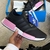 Adidas NMD cinza/rosa na internet