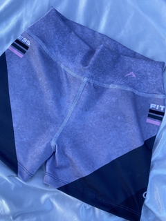 Short Fitness lila en internet