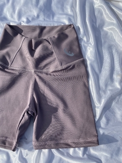 Short mitad de pierna gris topo jasp - comprar online