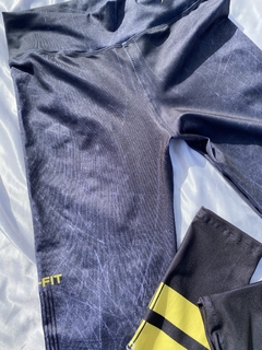 Calza Yellow Fit en internet