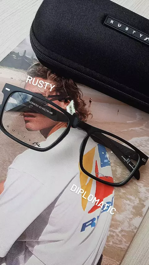 Diplomatic rusty