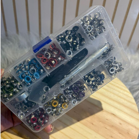 Kit com 400 Ilhós Coloridos nº54 + Vazador e Acessórios – Scrapbook, Artesanato, Patchwork