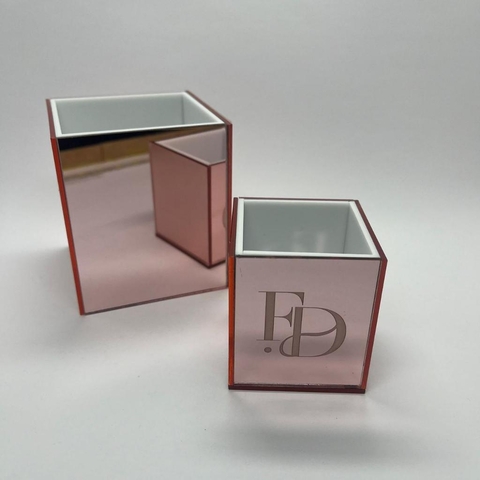 Porta caneta em acrílico personalizado