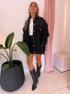 Campera Over Black animal print