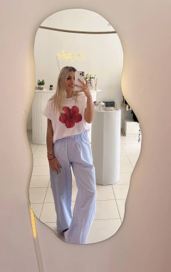 Remera Flor en internet