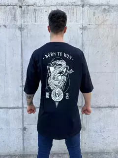 Remera Oversize Born To Win