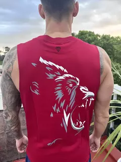 Musculosa Over Made to Win en internet