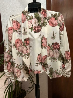 SACO BEIGE CON FLORES