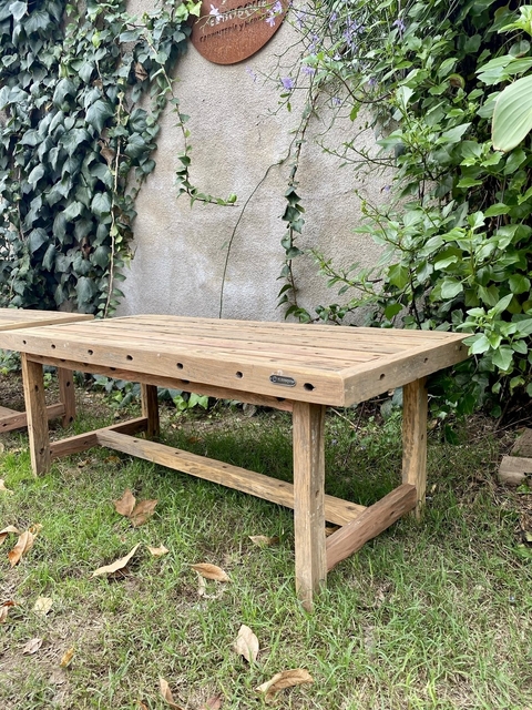 Mesa ratona varillas de alambrado recuperada