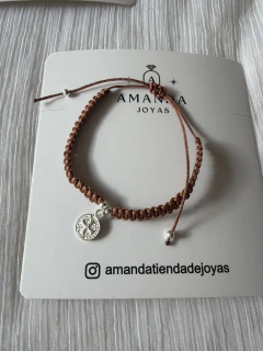 PULSERA DE HILO SAN BENITO DE PLATA - tienda online