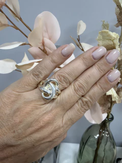 ANILLO NUDO GRANDE PLATEADO en internet