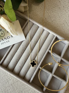 COLLAR VC NEGRO BRILANTE