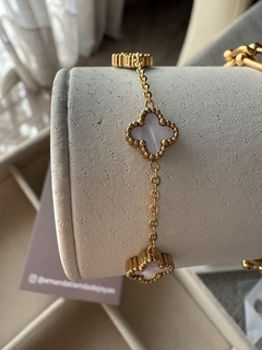 PULSERA VC DORADO Y ÁMBAR en internet