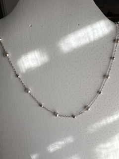 COLLAR DE PERLAS Y ACERO en internet