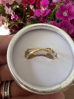 ANILLO CRUZADO CON STRASS