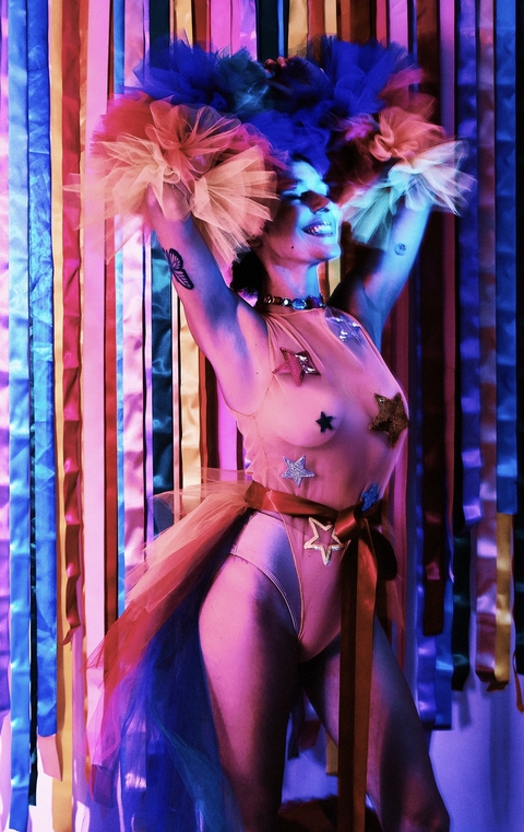 body estrelas laranja