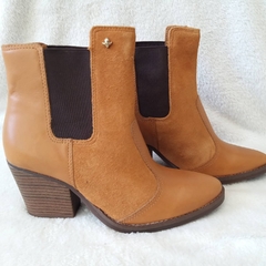CRAVO Y CANELA 100% CUERO - comprar online