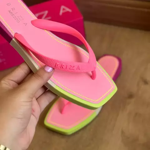 CHINELO AREZZO ORIGINAL - CHICLETE