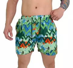 Imagen de 24- SHORT DE BAÑO CON SUSPENSOR ESTAMPADO